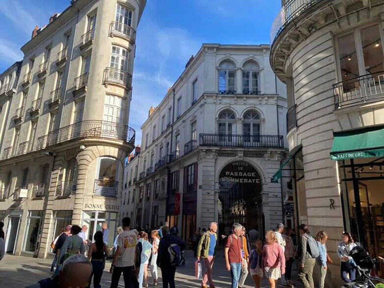 Local commercial dans Nantes à louer - Photo de l’immeuble – Image 3 sur 11