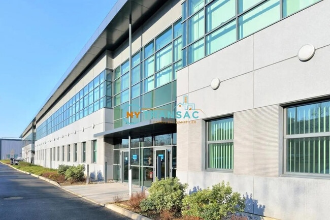 Plus de détails pour Bureau à louer