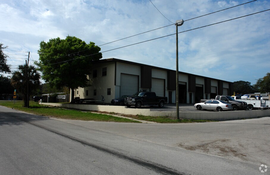 201 Tarpon Industrial Dr, Tarpon Springs, FL à louer - Photo principale – Image 2 sur 10
