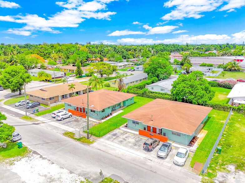 555-565 NE 149th St, Miami, FL à vendre - Photo de l’immeuble – Image 3 sur 14