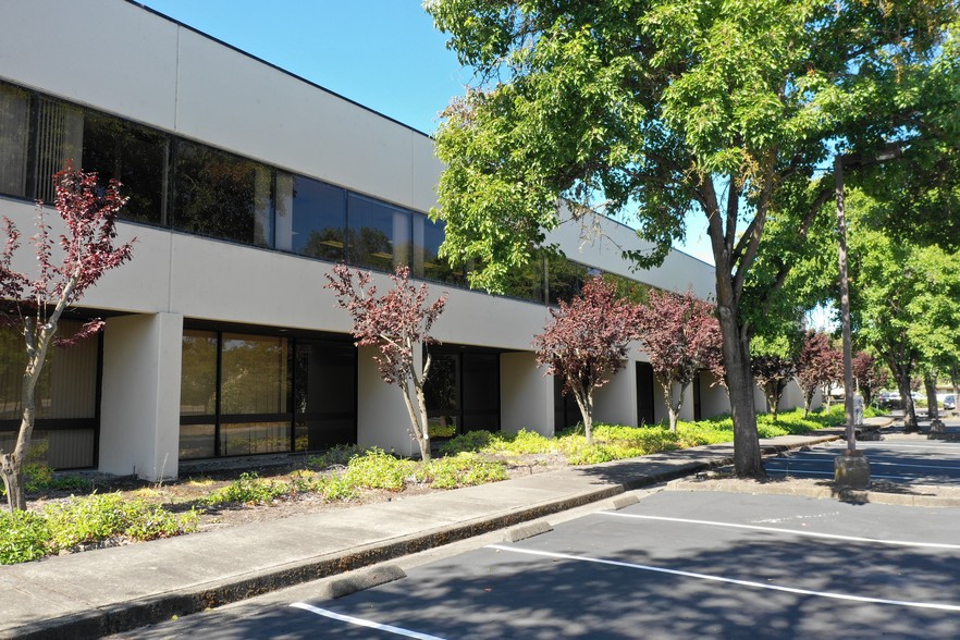 1500 Cader Ln, Petaluma, CA à louer - Photo de l’immeuble – Image 3 sur 3