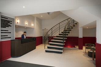 50 Eastcastle St, Londres à louer Photo de l’immeuble– Image 2 sur 4