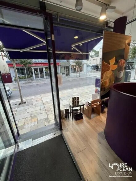 Local commercial dans La Baule-Escoublac à louer - Photo de l’immeuble – Image 2 sur 4