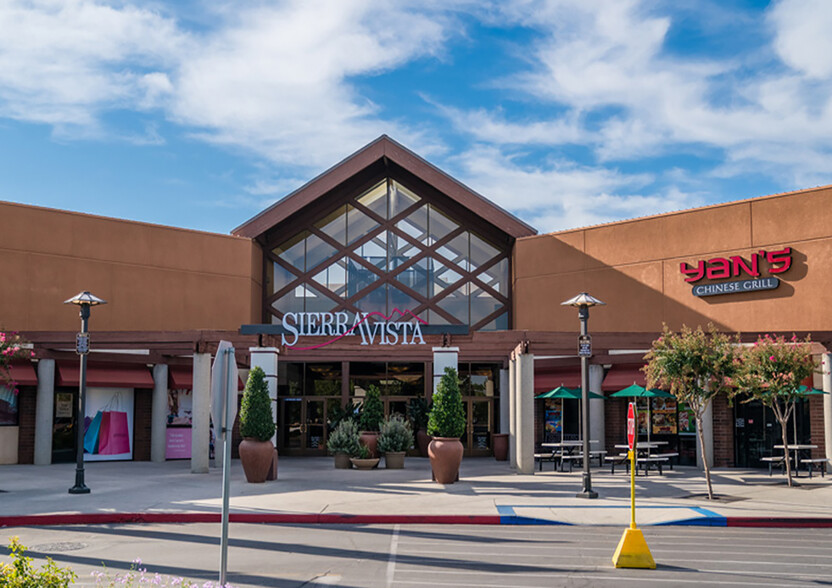 1000-1200 E Shaw Ave, Clovis, CA à louer - Photo de l’immeuble – Image 2 sur 13