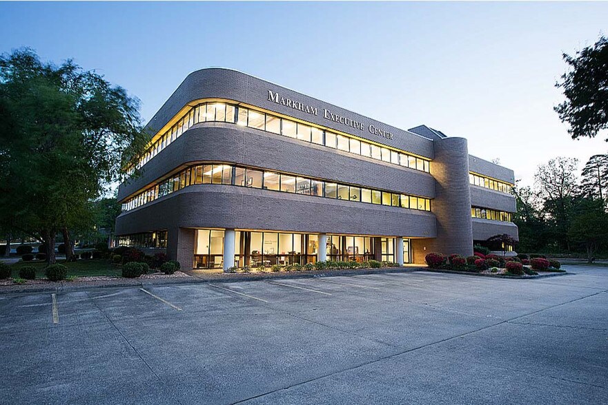 10201 W Markham St, Little Rock, AR à louer - Photo principale – Image 1 sur 11