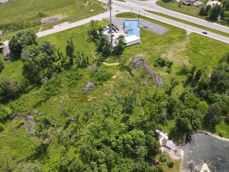 1700 E Woodsmall Dr, Terre Haute, IN à louer - Photo de l’immeuble – Image 3 sur 13