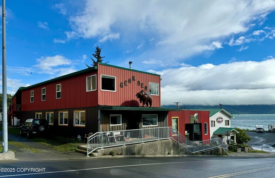 8-12 Main St, Haines, AK à vendre - Photo de l’immeuble – Image 2 sur 13