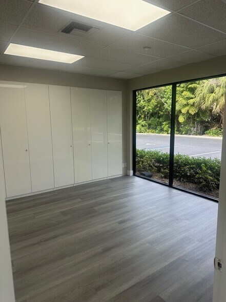 3400 SW 26th Ter, Fort Lauderdale, FL à louer - Photo de l’immeuble – Image 3 sur 9
