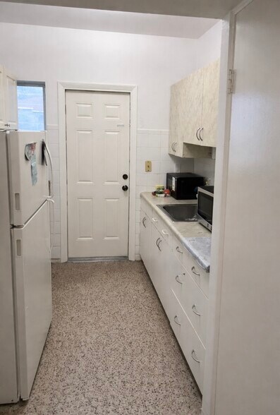 3080 1 St, Miami, FL à vendre - Photo de l’immeuble – Image 3 sur 7