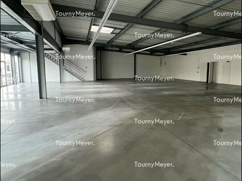 Local commercial dans Lons à louer - Photo intérieure – Image 2 sur 5