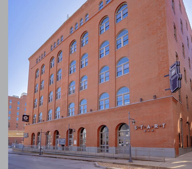 1004 Spruce St, Saint Louis, MO à vendre - Photo de l’immeuble – Image 2 sur 25