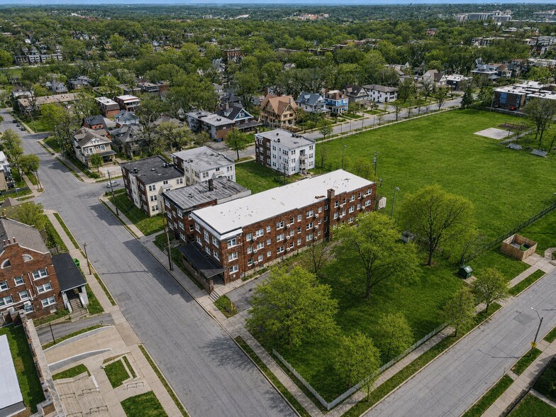 109 E 40th St, Kansas City, MO à vendre - Photo de l’immeuble – Image 2 sur 26
