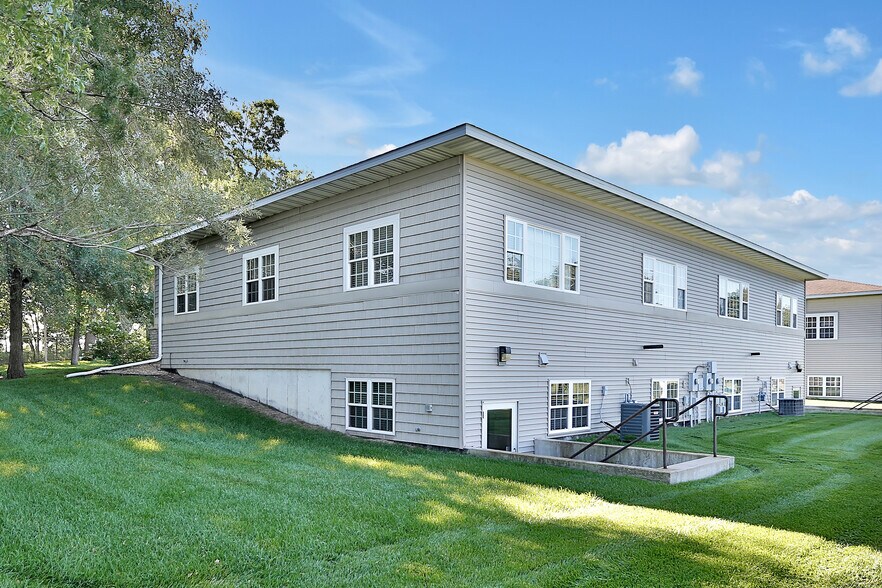 2191-2195 Northdale Blvd NW, Coon Rapids, MN à vendre - Photo de l’immeuble – Image 2 sur 34
