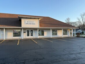 957 E Commercial Ave, Lowell, IN à louer Photo intérieure– Image 2 sur 25