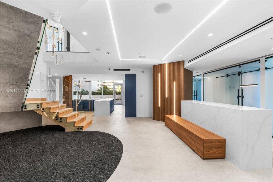 1300 Brickell Bay Dr, Miami, FL à vendre - Photo de l’immeuble – Image 2 sur 17