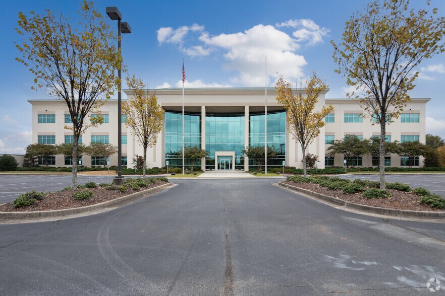 345 Bob Heath Dr, Huntsville, AL à vendre - Photo principale – Image 1 sur 21