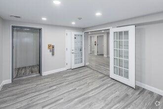 4 Weber Ave, Malverne, NY à louer Photo intérieure– Image 2 sur 10