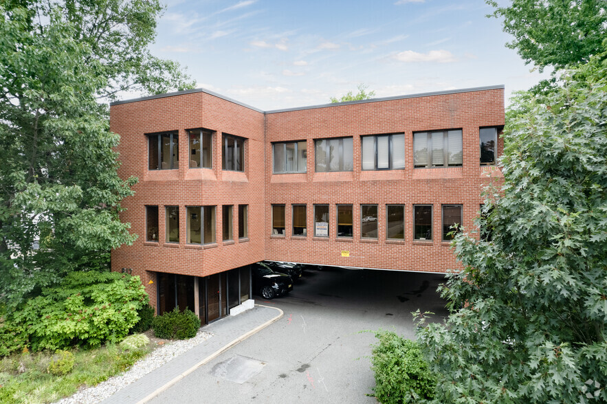 617 E Palisade Ave, Englewood Cliffs, NJ à louer - Photo principale – Image 1 sur 6