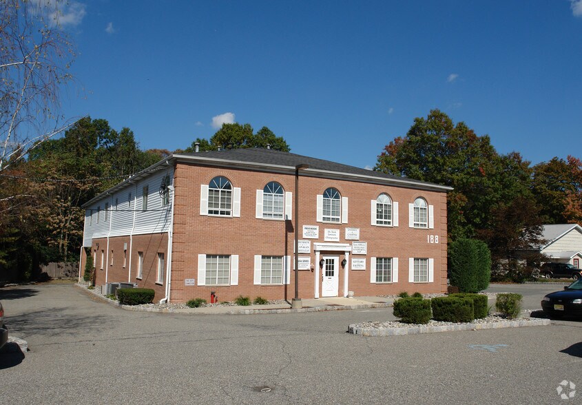 188 Eagle Rock Ave, Roseland, NJ à louer - Photo de l’immeuble – Image 3 sur 49