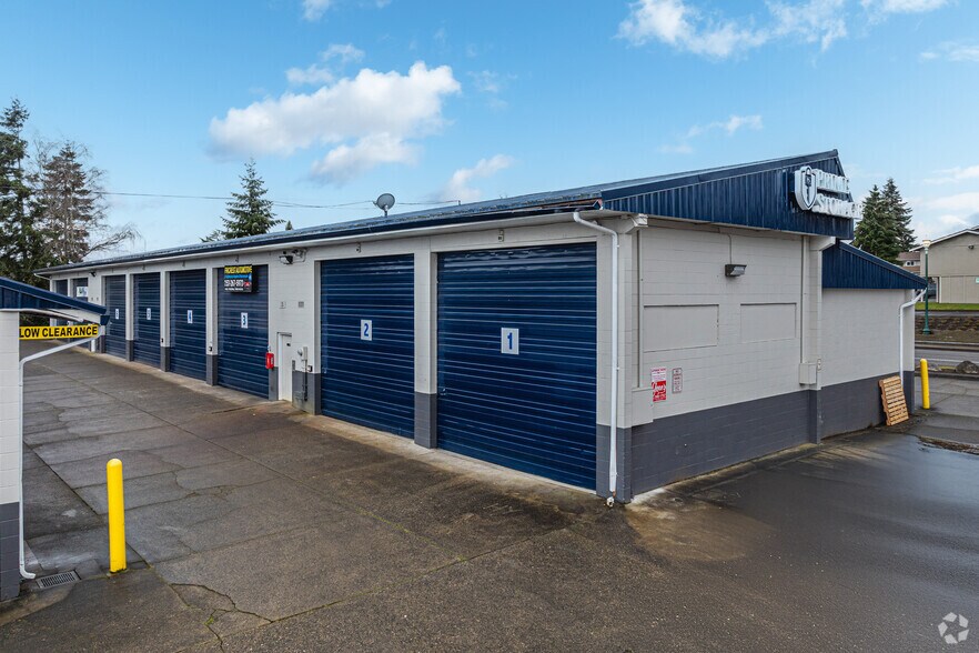 2415 70th Ave W, University Place, WA à louer - Photo de l’immeuble – Image 1 sur 26