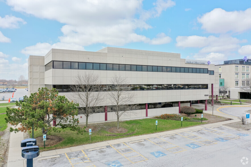 17850 S Kedzie Ave, Hazel Crest, IL à louer - Photo de l’immeuble – Image 1 sur 2