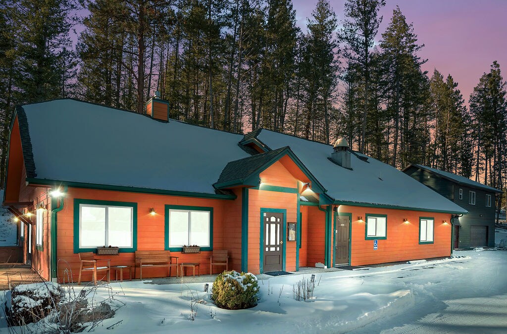 7951 Hwy 35, Bigfork, MT à louer Photo de l’immeuble– Image 1 sur 56