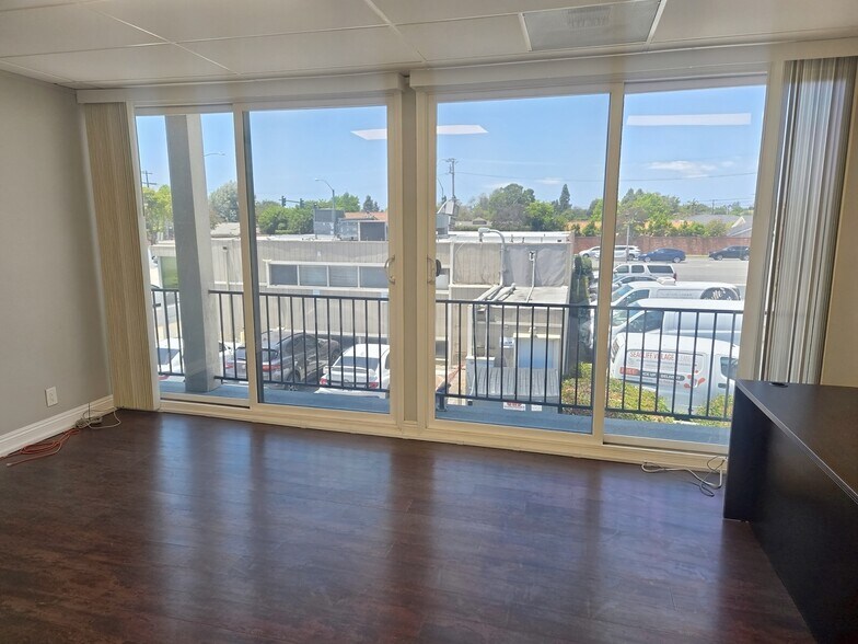 3535 Farquhar Ave, Los Alamitos, CA à louer - Photo de l’immeuble – Image 3 sur 12