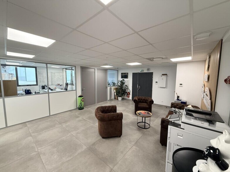 Bureau dans Fréjus à vendre - Photo intérieure – Image 3 sur 8