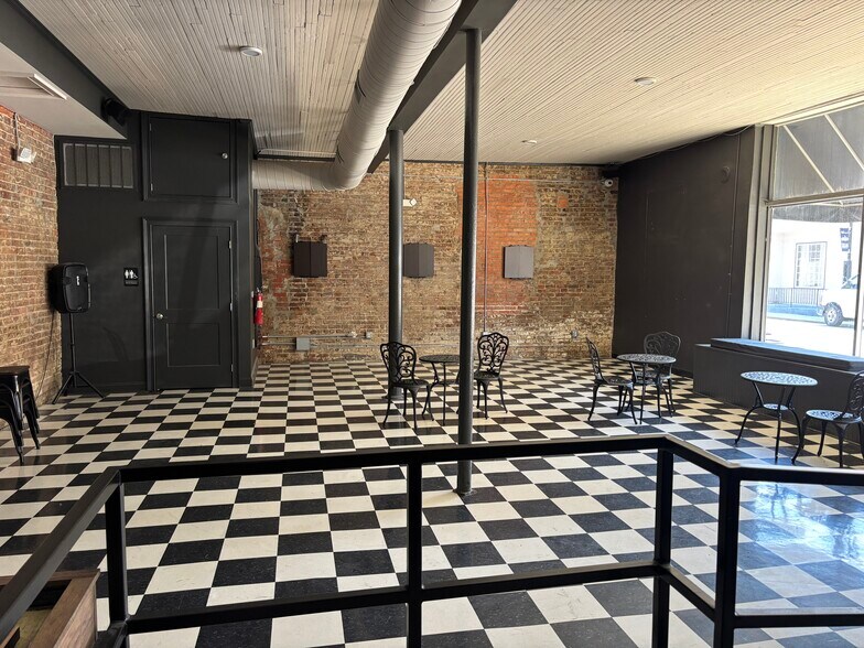 103 E Anderson St, Selma, NC à louer - Photo de l’immeuble – Image 3 sur 6
