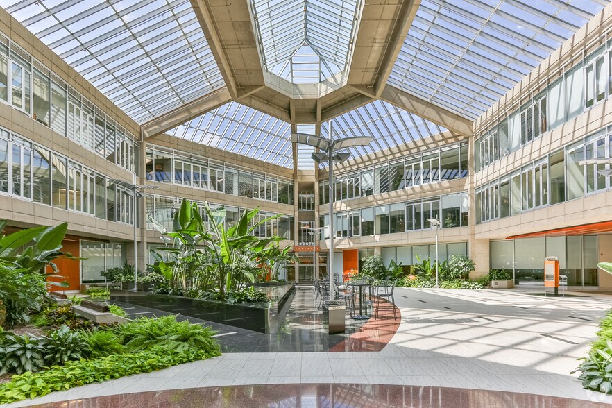 6715 8th St NE, Calgary, AB à louer - Hall d’entrée – Image 3 sur 9