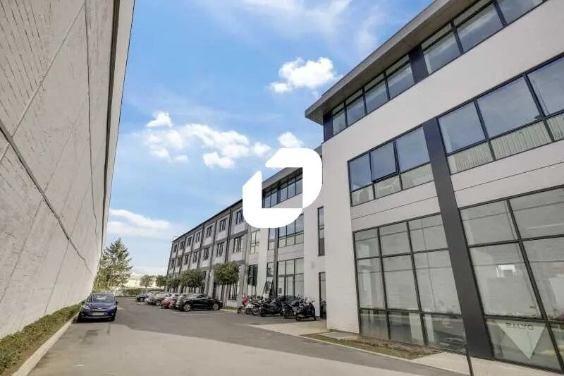 Bureau dans Ivry-sur-Seine à louer - Photo de l’immeuble – Image 2 sur 33