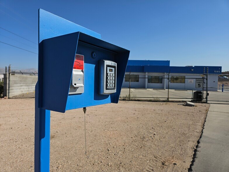 1595 Riverview Dr, Bullhead City, AZ à louer - Photo de l’immeuble – Image 2 sur 68