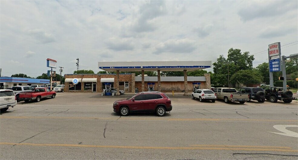407 W Ennis Ave, Ennis, TX à vendre - Photo de l’immeuble – Image 3 sur 3