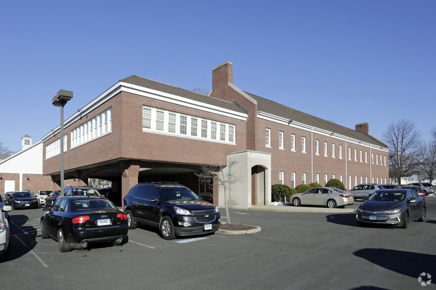 52 Beach Rd, Fairfield, CT à vendre - Photo de l’immeuble – Image 2 sur 11