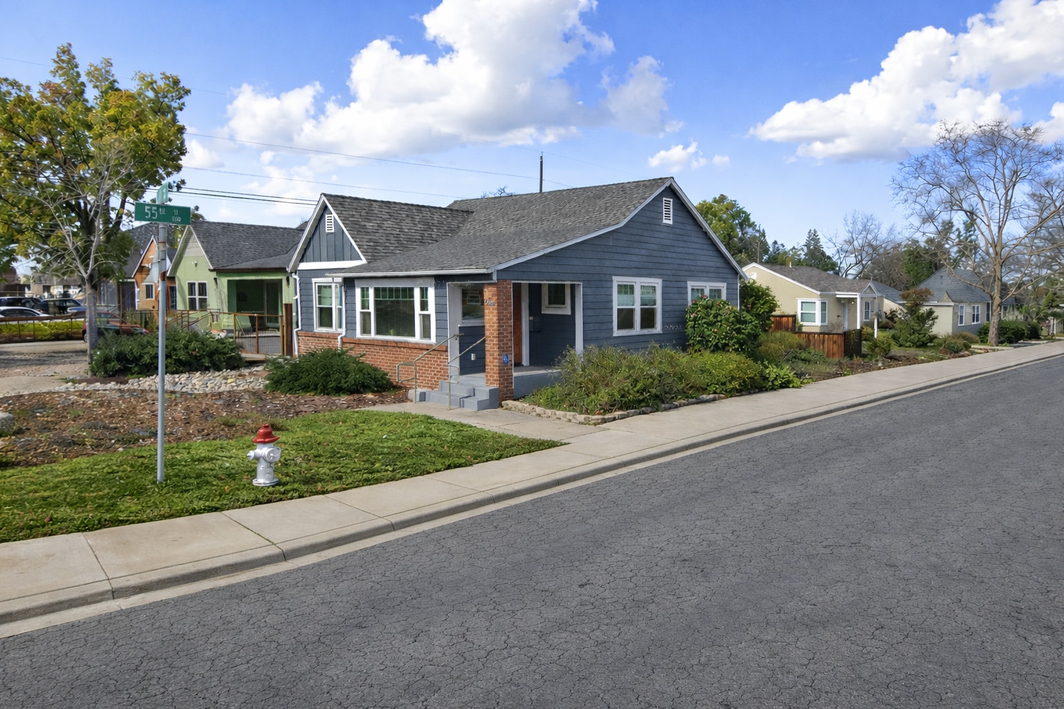 5463 H St, Sacramento, CA à louer Photo principale– Image 1 sur 6