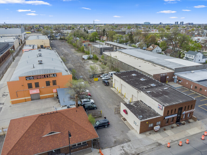 14321 W Warren Ave, Dearborn, MI à louer - Photo principale – Image 1 sur 26