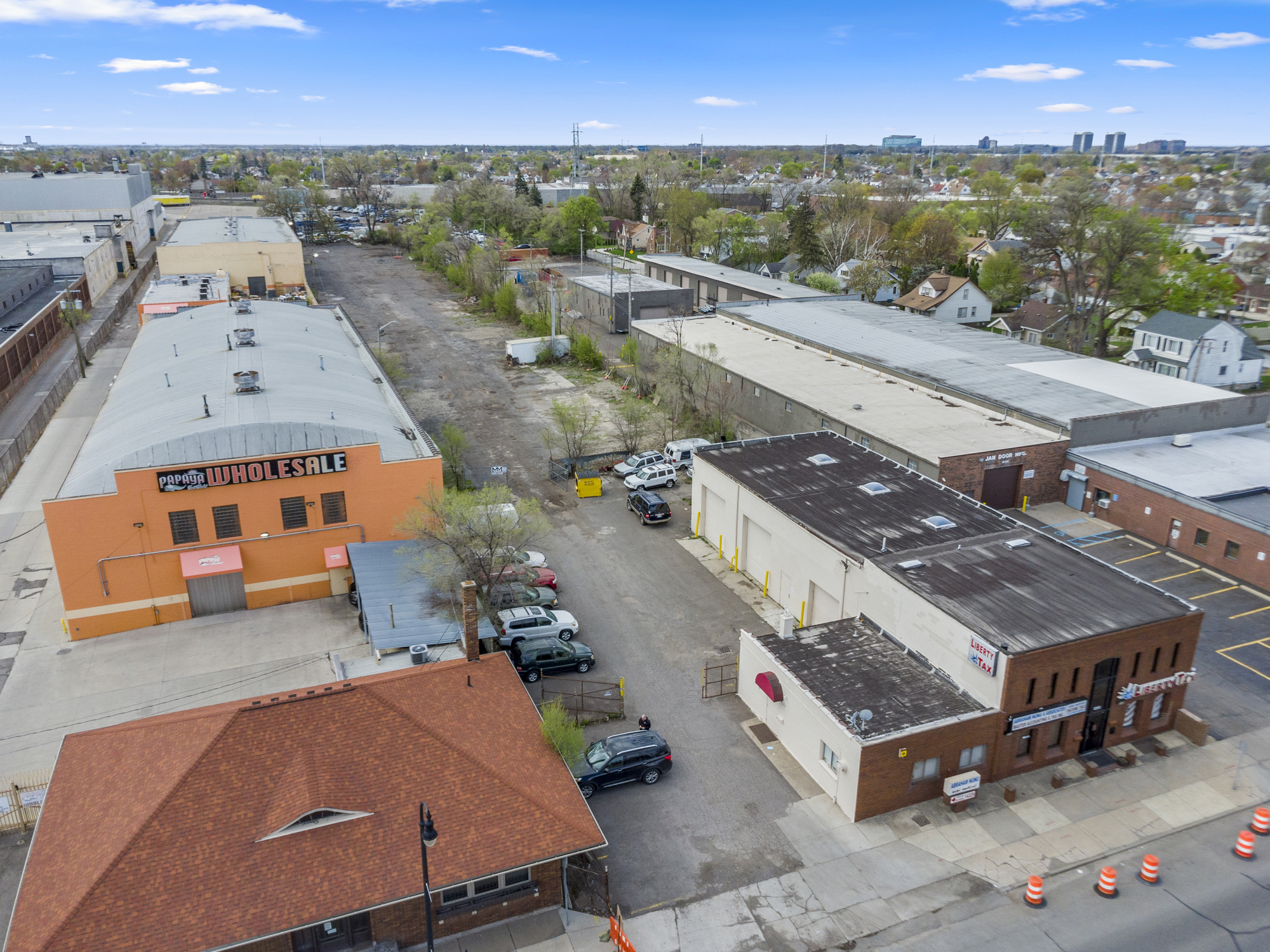 14321 W Warren Ave, Dearborn, MI à louer Photo principale– Image 1 sur 27