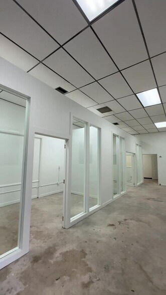 2021-2043 NW 1st Pl, Miami, FL à louer - Vidéo sur l’annonce professionnelle – Image 3 sur 15