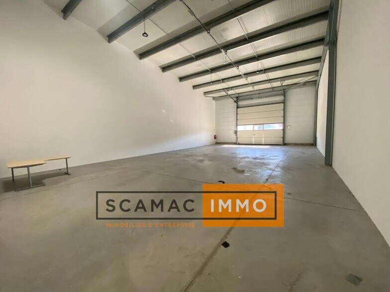 Industriel/Logistique dans Rousset à louer - Photo de l’immeuble – Image 2 sur 5