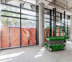 856 Dundas St W, Toronto, ON à louer Photo intérieure– Image 2 sur 5