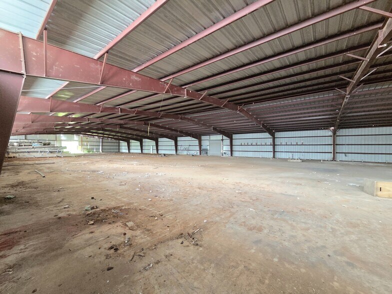 14077 N Highway 75, Willis, TX à vendre - Photo de l’immeuble – Image 3 sur 29