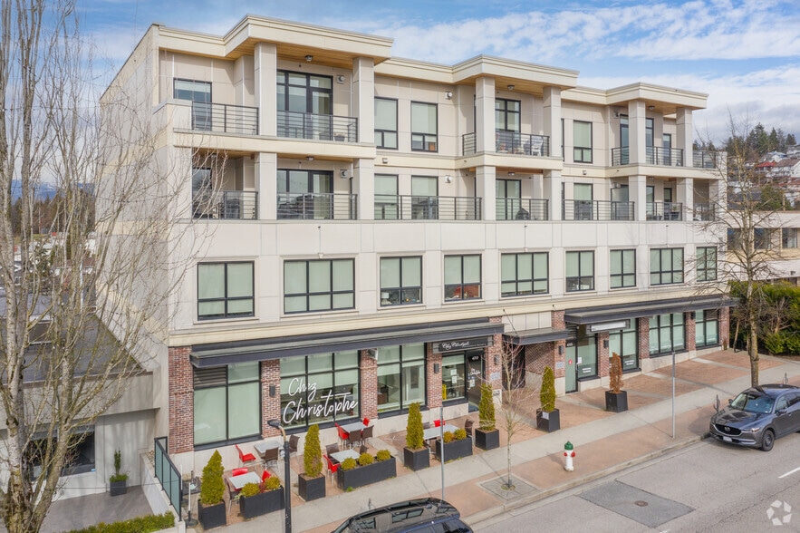 4717-4725 Hastings St, Burnaby, BC à vendre - Photo principale – Image 1 sur 5