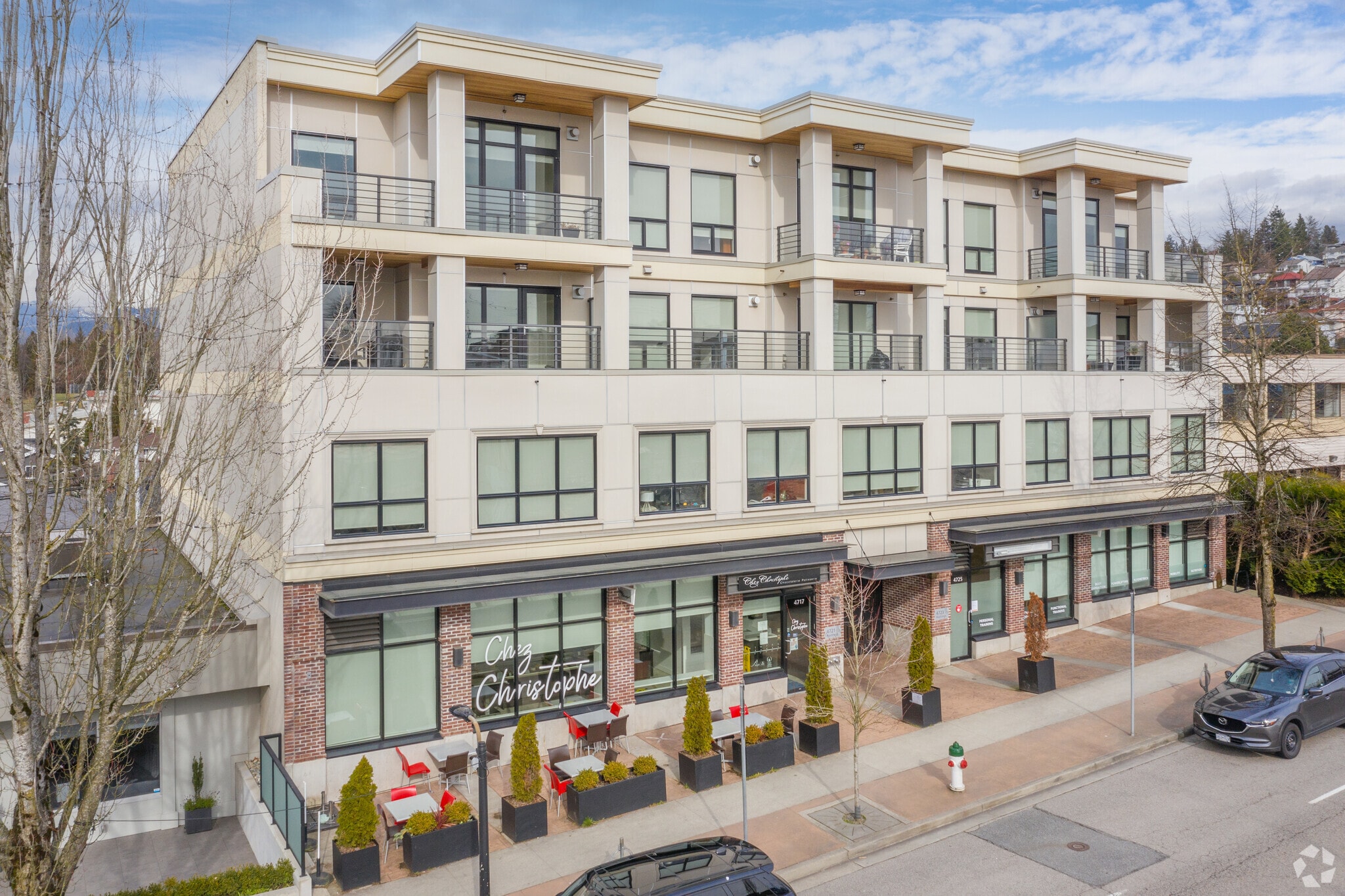 4717-4725 Hastings St, Burnaby, BC à vendre Photo principale– Image 1 sur 6
