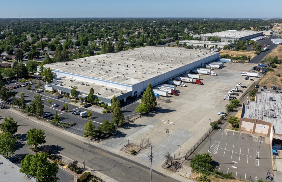 5440 Stationers Way, Sacramento, CA à louer - Photo de l’immeuble – Image 1 sur 9
