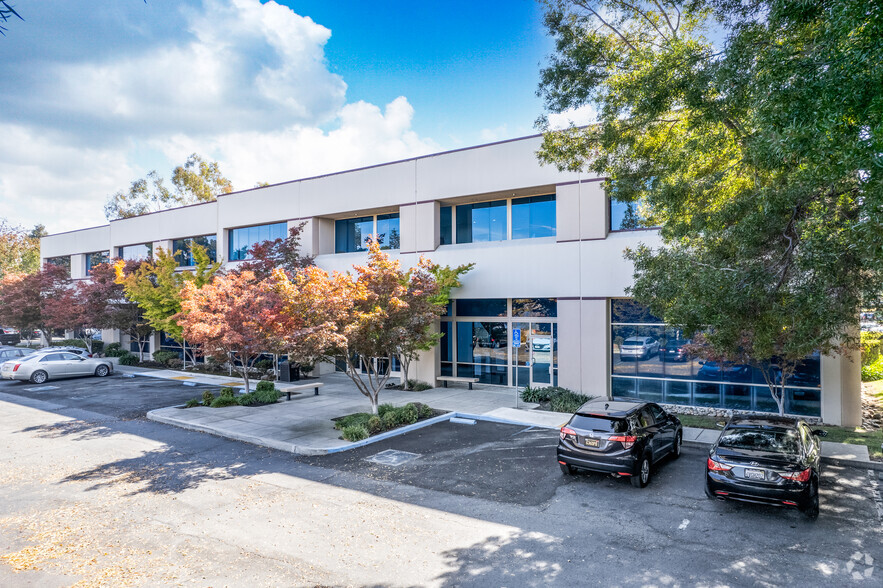 2280 Bates Ave, Concord, CA à vendre - Photo de l’immeuble – Image 3 sur 9