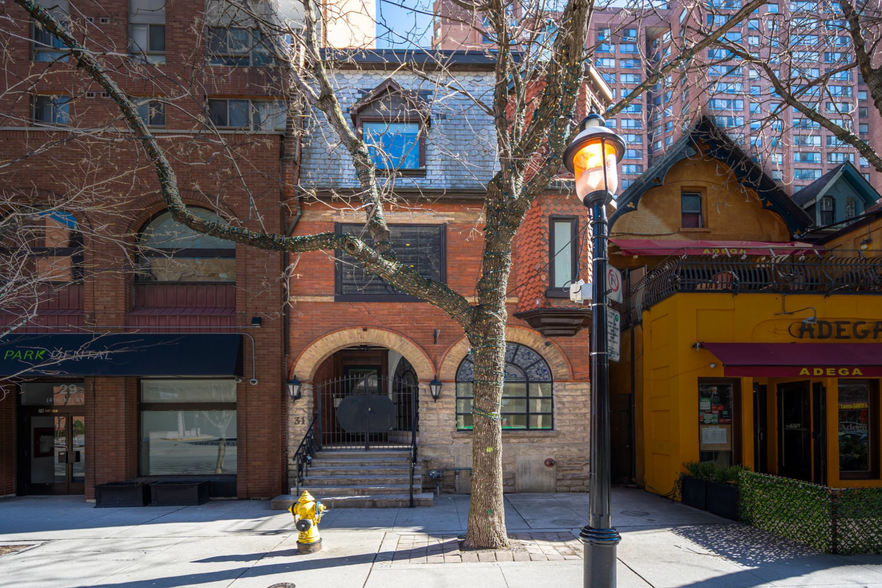 31 Elm St, Toronto, ON à vendre - Photo de l’immeuble – Image 2 sur 39