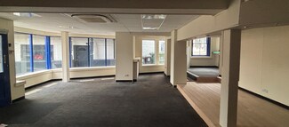Plus de détails pour 17-19 Market Pl, Ashbourne - Local commercial à louer