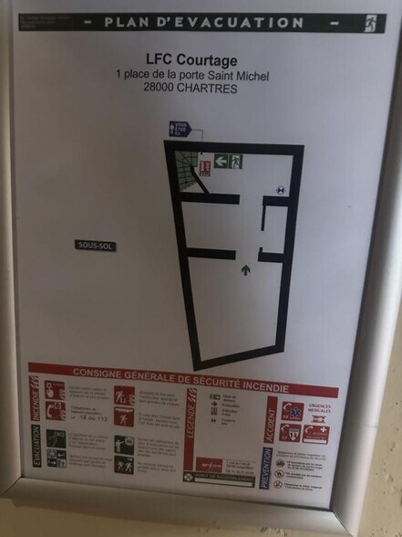 Bureau dans Chartres à vendre - Photo de l’immeuble – Image 3 sur 14