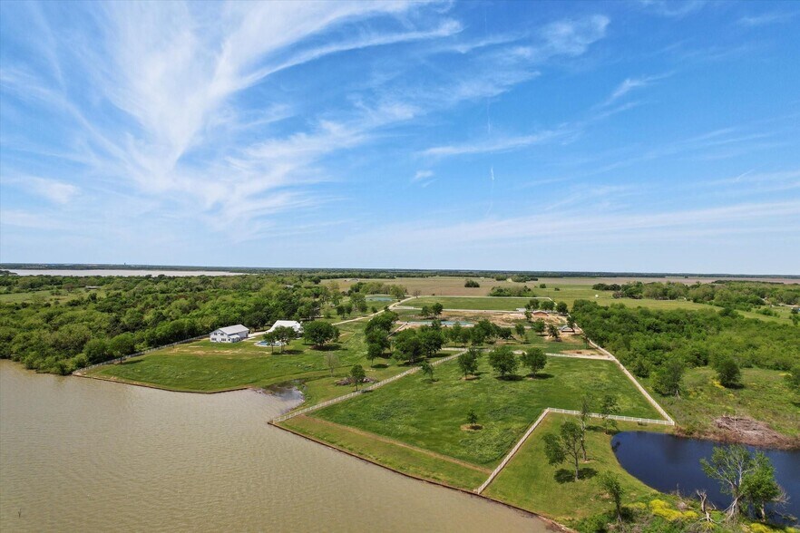 121 Elm, Kerens, TX à vendre - Photo de l’immeuble – Image 3 sur 45