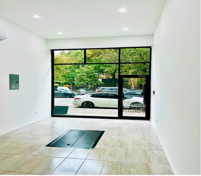 557 E 137th St, Bronx, NY à louer - Photo de l’immeuble – Image 2 sur 9